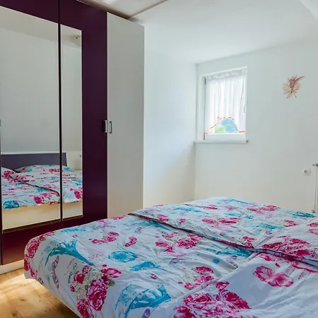 Lanita With Two Bedrooms & Terrace Apartman *