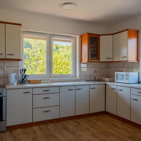 Apartment Lanita With Two Bedrooms & Terrace
