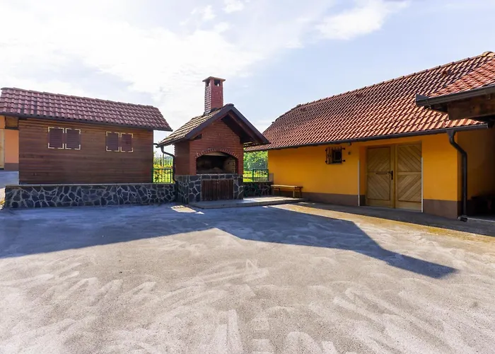 Lanita With Two Bedrooms & Terrace *